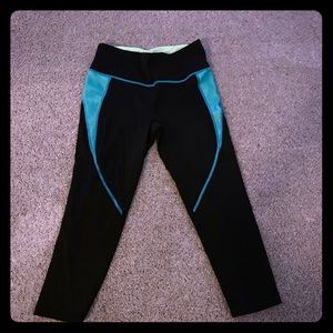 Victoria’s Secret VSX SPORT capri pants